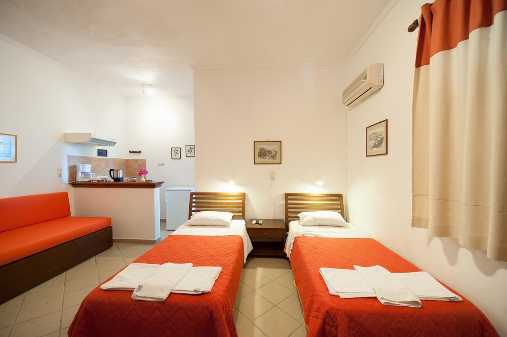 Zarkadis Beach Apartments Planos Zimmer foto
